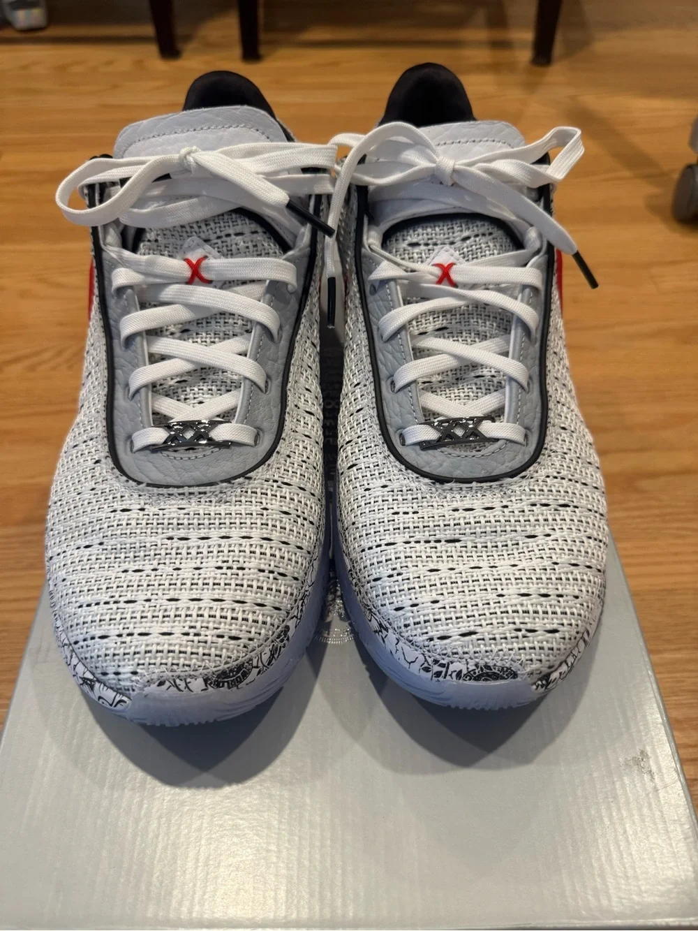 Nike LeBron XX Men’s Size 11